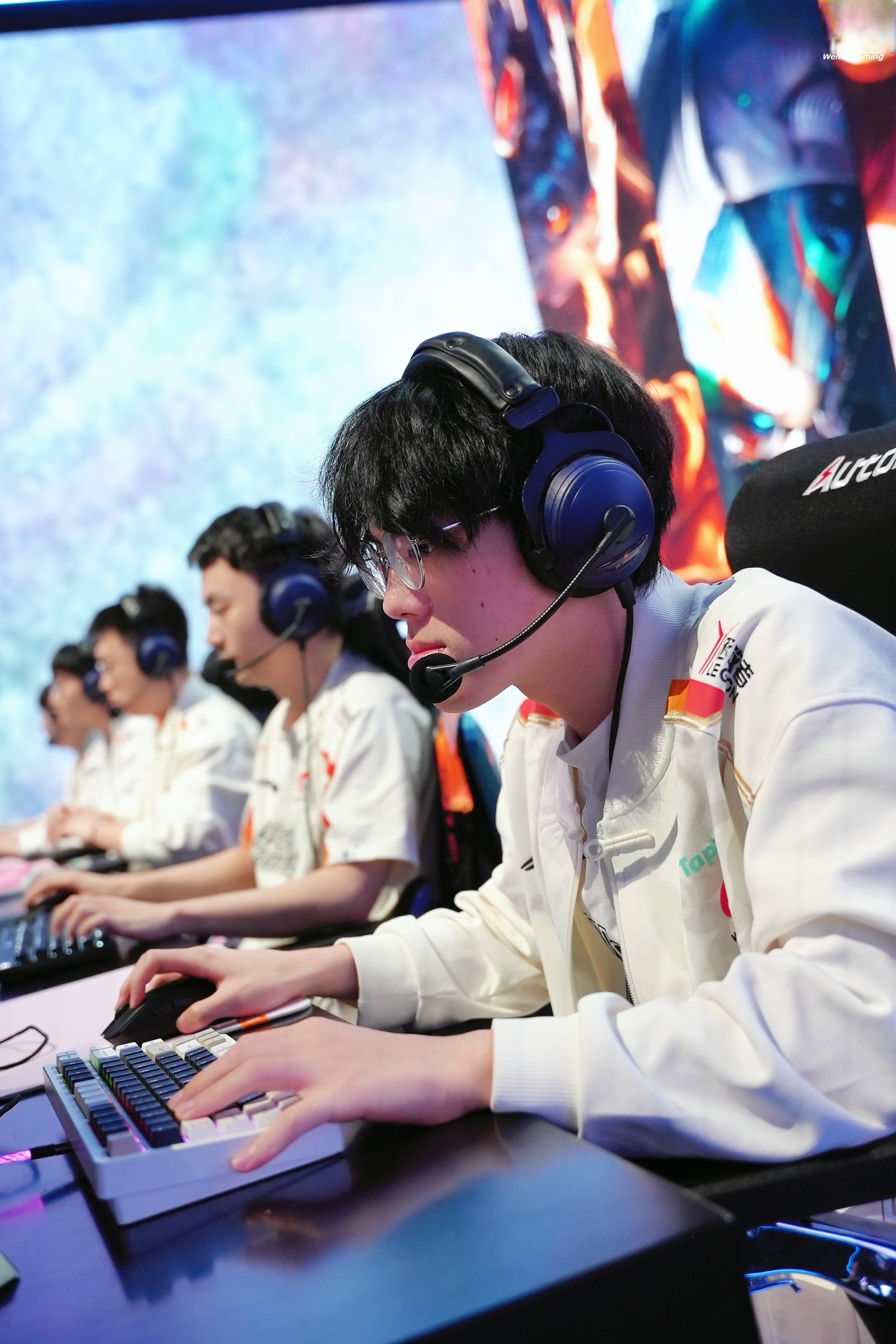 包含FLY鏖战BLG,Uzi操刀奇招英雄翻盘宿命之战2025世界赛,强势挺进下一轮的词条 包含FLY鏖战BLG,Uzi操刀奇招英雄翻盘宿命之战2025世界赛,强势挺进下一轮的词条