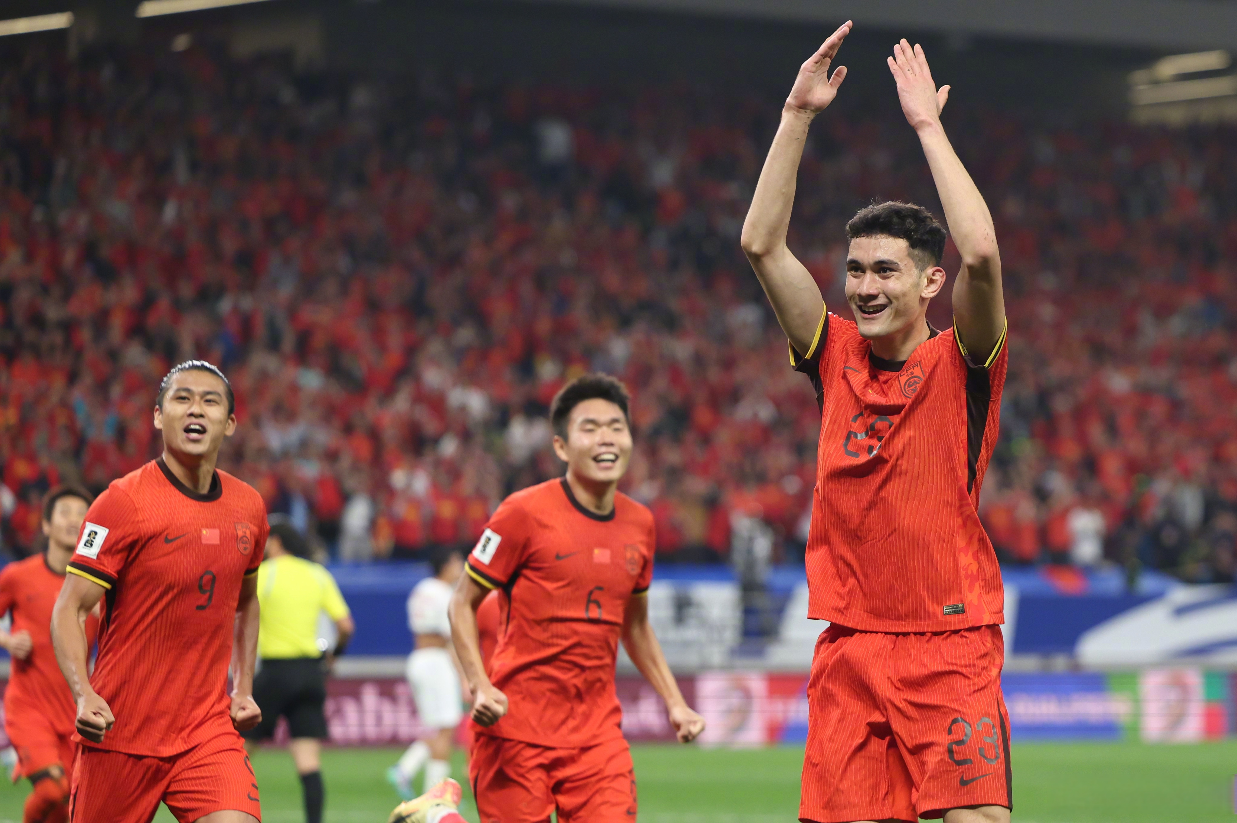 包含亚洲球队以优异表现跻身国际赛场强队之列的词条