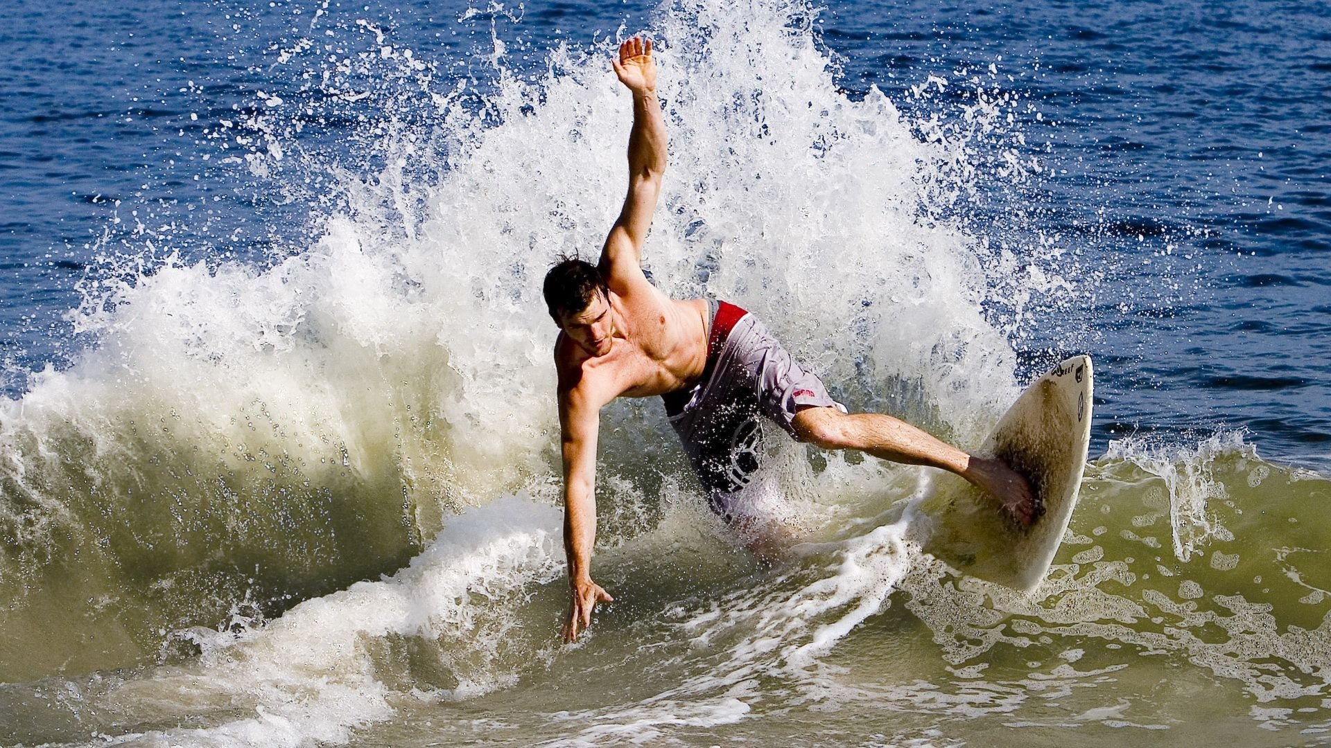 罗德里戈攻防两端统治赛场，里昂决胜局力克加拿大书写传奇